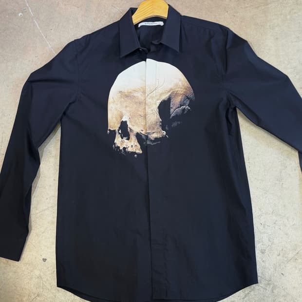 지방시 블랙셔츠