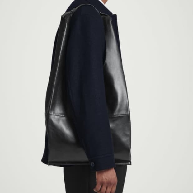 Cos 슬라우치 가죽 토트백