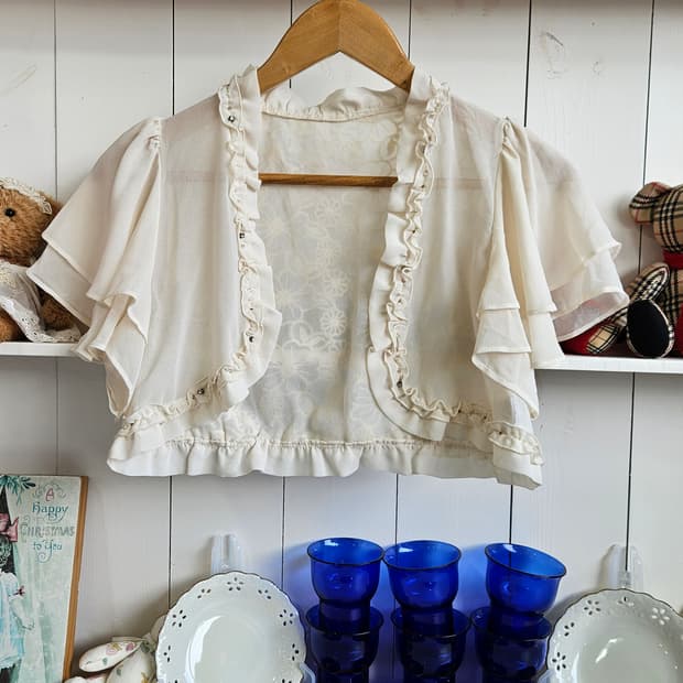 0327 아이보리 프릴 비즈 쉬폰 숏 볼레로