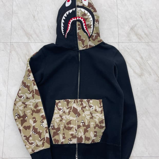 유일) 베이프 20주년 한정판 반카모 샤크 후드집업 데저트카모 블랙탄