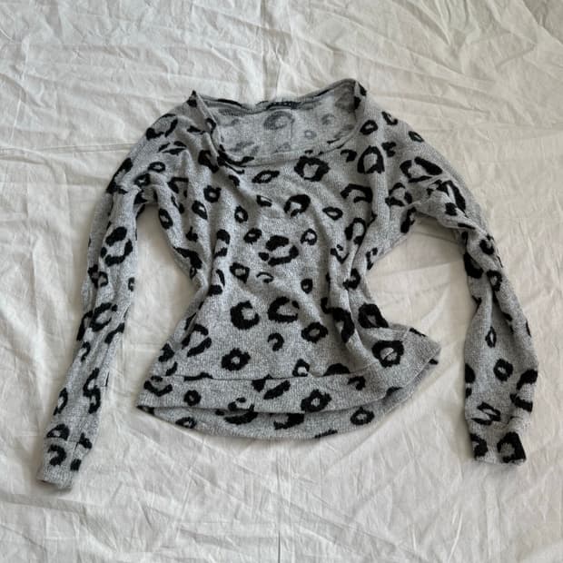 잉그니 호피 갸루 니트탑