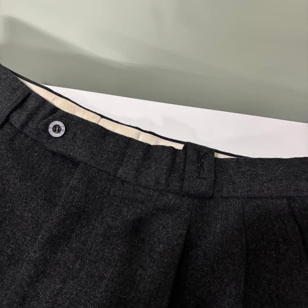 30-31 입생로랑 YSL 레귤러핏 차콜 울 슬랙스