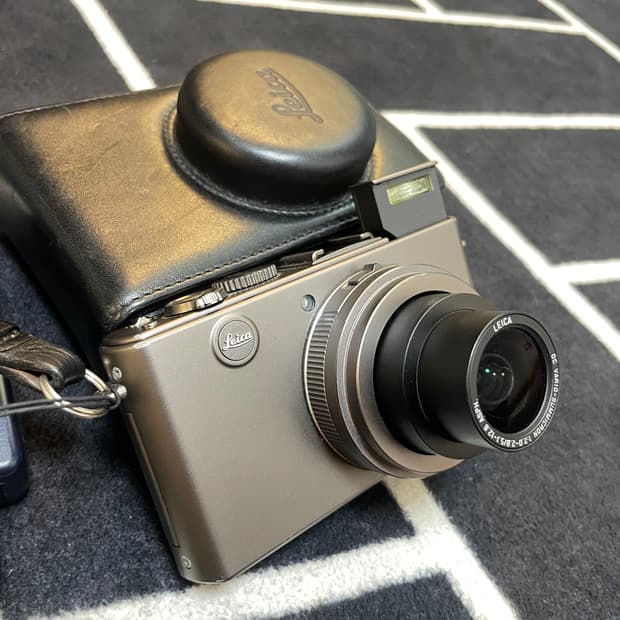 Leica D-LUX 4 (라이카 디룩스 4 티탄)