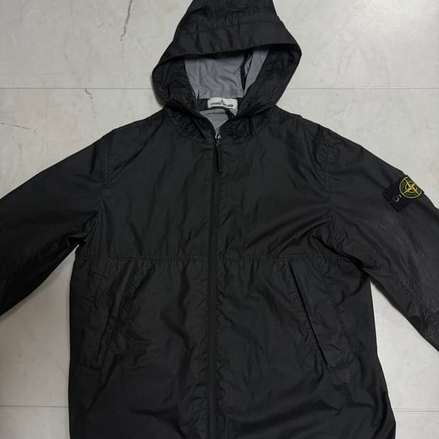 스톤아일랜드 멤브라나 바람막이 M 