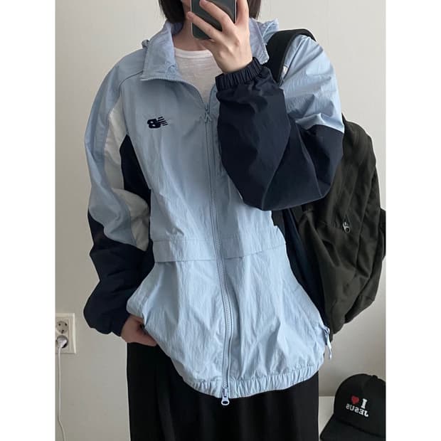 뉴발란스 바람막이