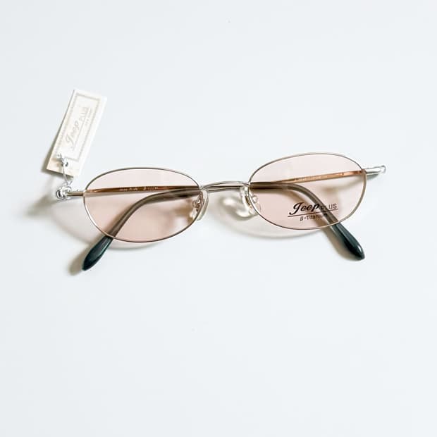 Jeep Plus 실버 티타늄 슬림 오벌 프레임 빈티지 틴트 안경