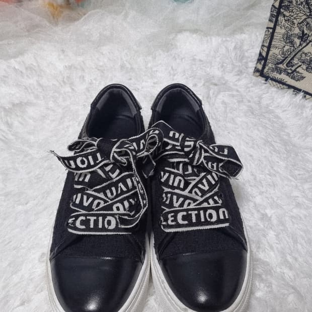 정품) 랑방 컬렉션  자수 스트랩  스니커즈 