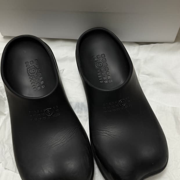 MM6 메종 마르지엘라 아나토믹 클로그 뮬