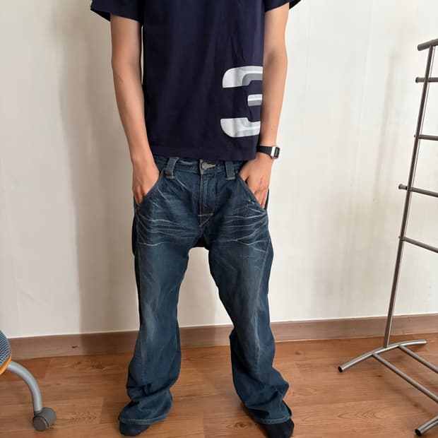 리바이스 엔지니어드진 신치백 