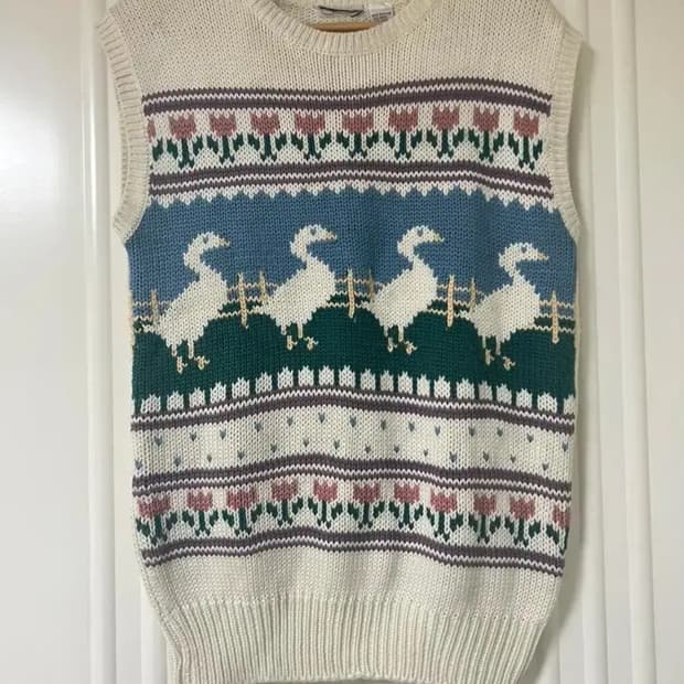 오리패턴 니트조끼