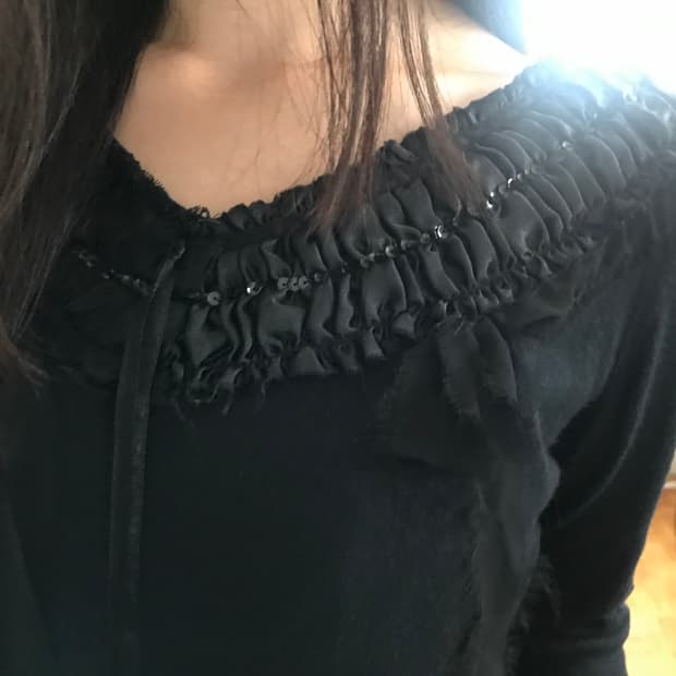 vintage frill black knit