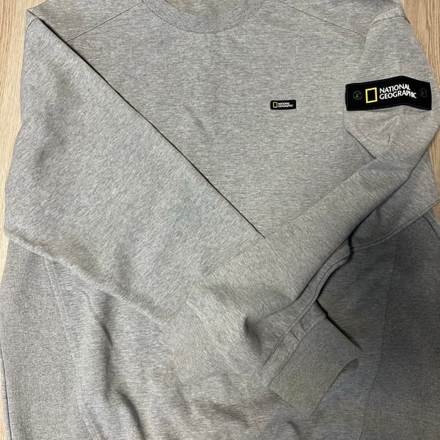 네셔널 지오그래픽 회색 맨투맨