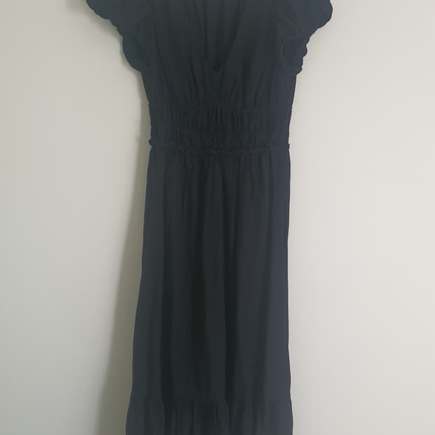 & Other Stories 앤아더스토리즈 티어드 맥시 드레스