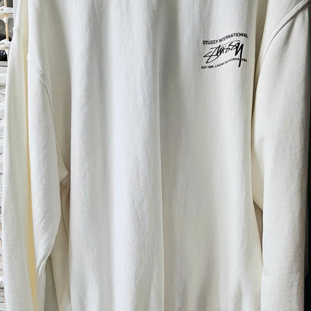 Stüssy 인터내셔널 로고 맨투맨 