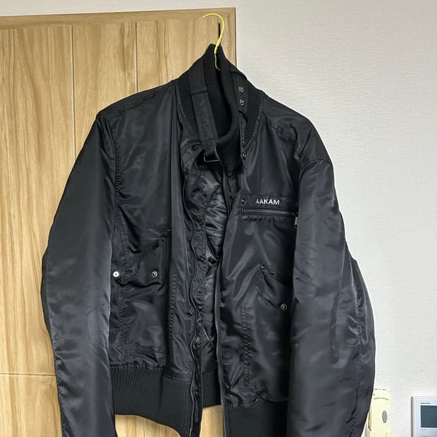 아캄 하이넥 봄버 자켓 판매합니다
