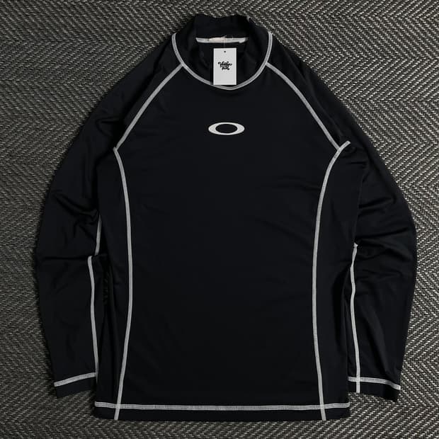 오클리 아이콘 센터로고 스티치 트레이닝 탑o 3490