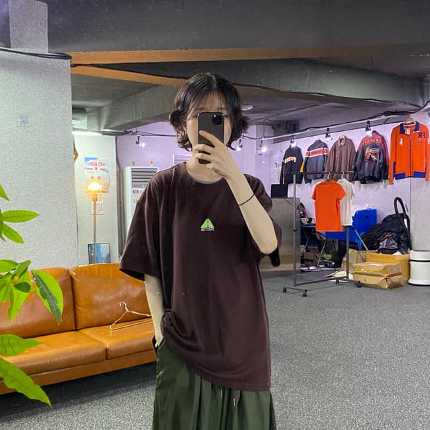 나이키 acg 자수로고 브라운 반팔티 B5339