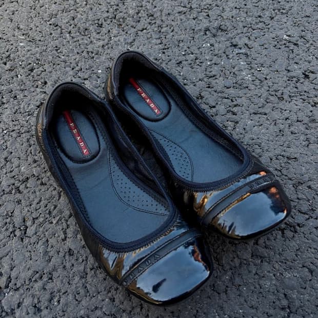 프라다 플랫슈즈