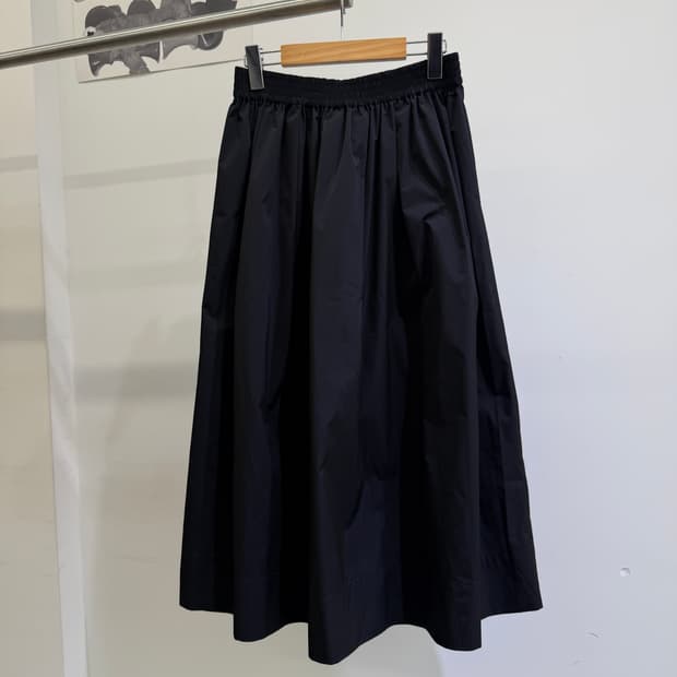 LESSAGE (Made in Japan) 블랙 롱스커트 