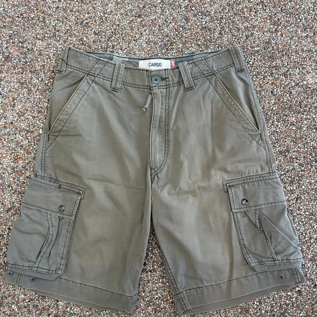 568. 리바이스 카고쇼츠 반바지