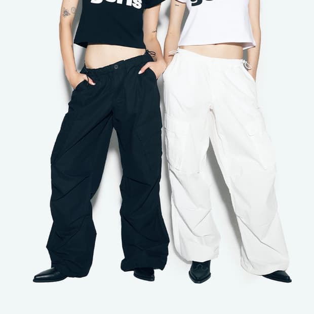 [새상품] 에즈이프 캘리 파라슈트 카고 팬츠 화이트 르세라핌