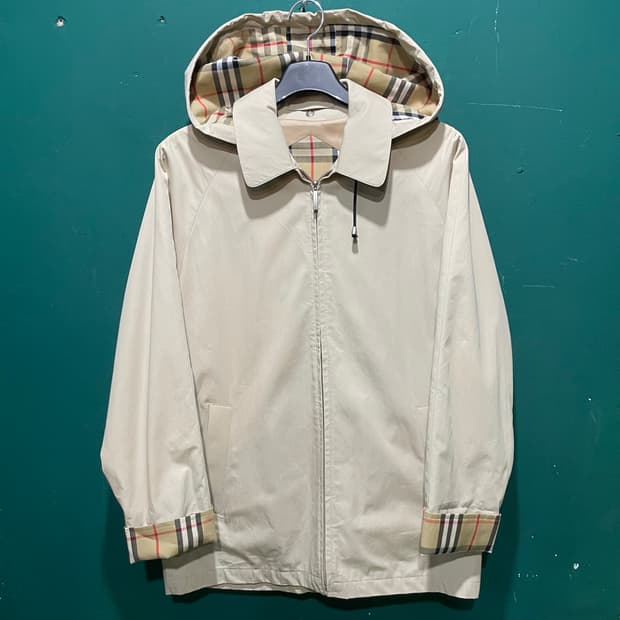 버버리 노바체크 후드 바람막이 