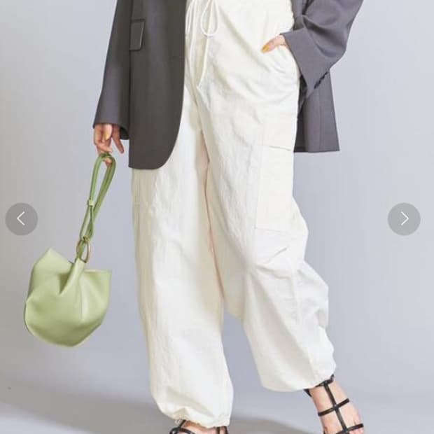 유나이티드 애로우즈 화이트 나일론카고 팬츠