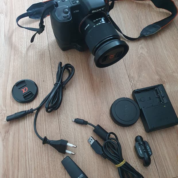 SONY a380 + 38-70 렌즈 + 그립 + 배터리충전기 + 리모콘