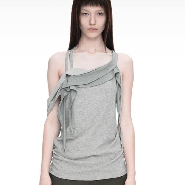구해요)나체 RAWCUT HALTER SLEEVELESS1사이즈