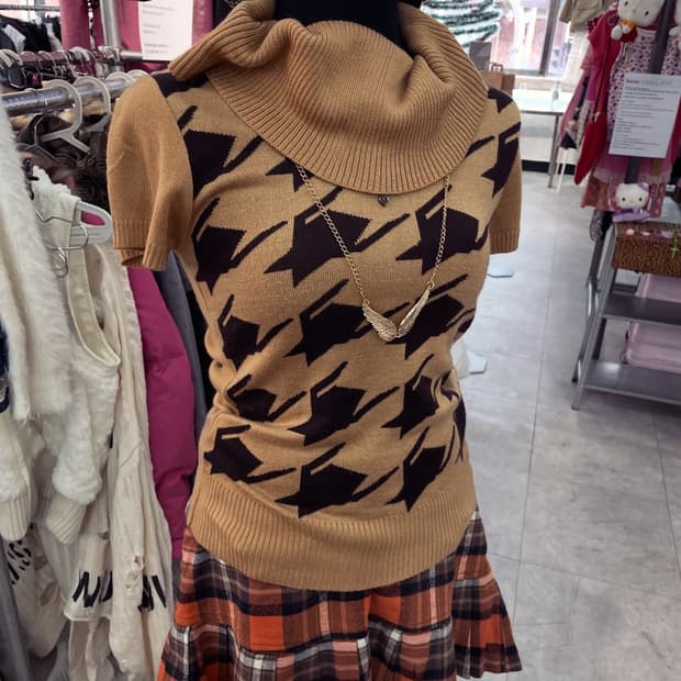 하운드투스 목폴라 반팔 니트