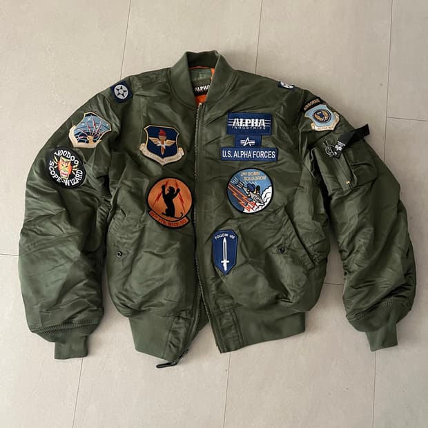 알파인더스트리MA-1 Squadron Bomber Patch Jacket