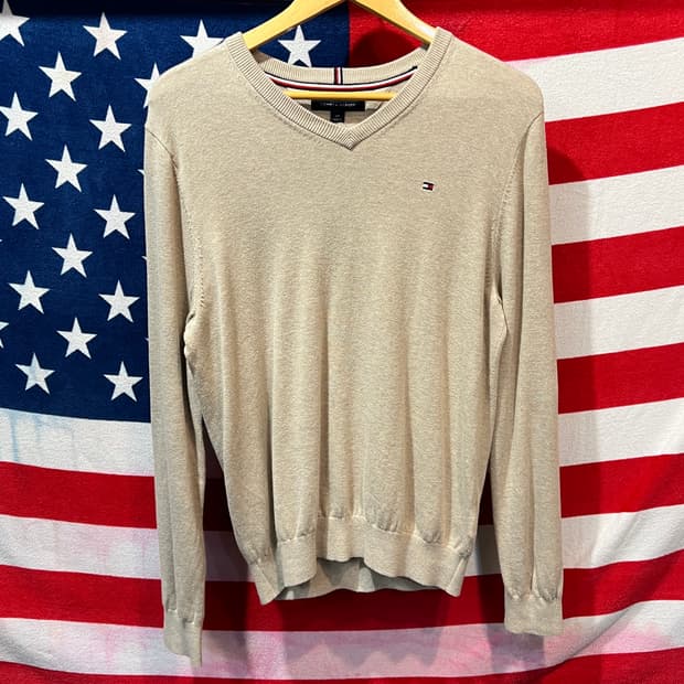 타미힐피거 브이넥 니트