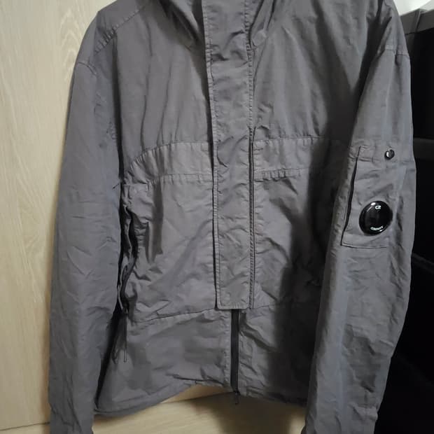 CP컴퍼니 플랫나일론 후드 오버셔츠 바이올렛 24FW M사이즈