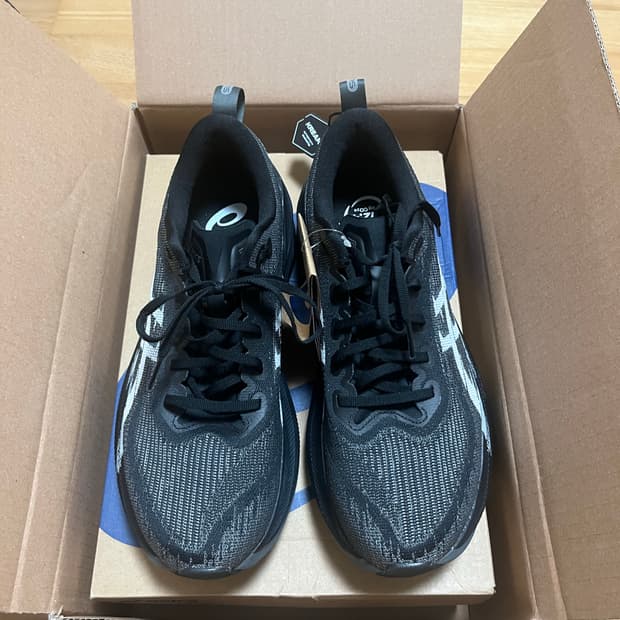 아식스 슈퍼블라스트2 블랙/화이트 265사이즈