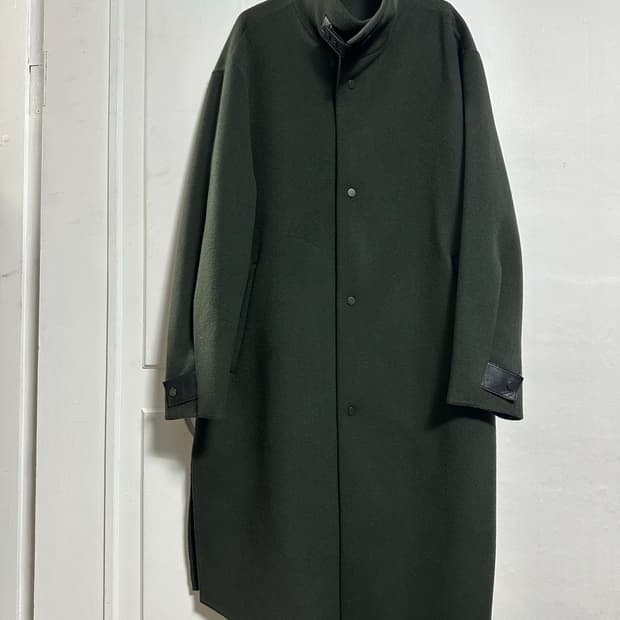 시스템옴므 핸드메이드 하이넥 코트