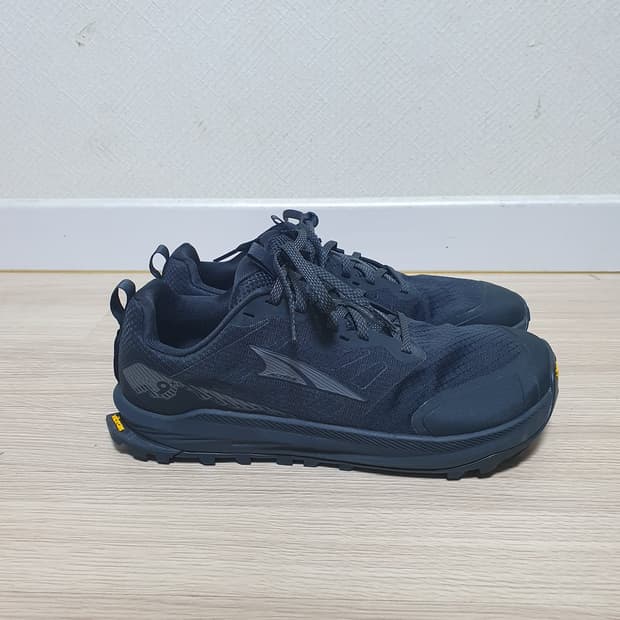 알트라 론픽9 플러스 트레일러닝화 265