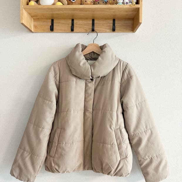 jpn earth music 베이지 넥퍼프 패딩