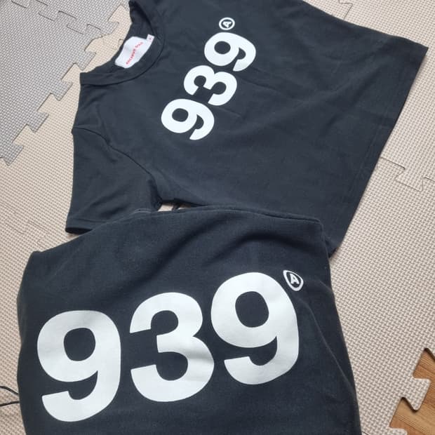 아카이브볼드 크롭 반팔 티셔츠 + 939

바지 S 세트