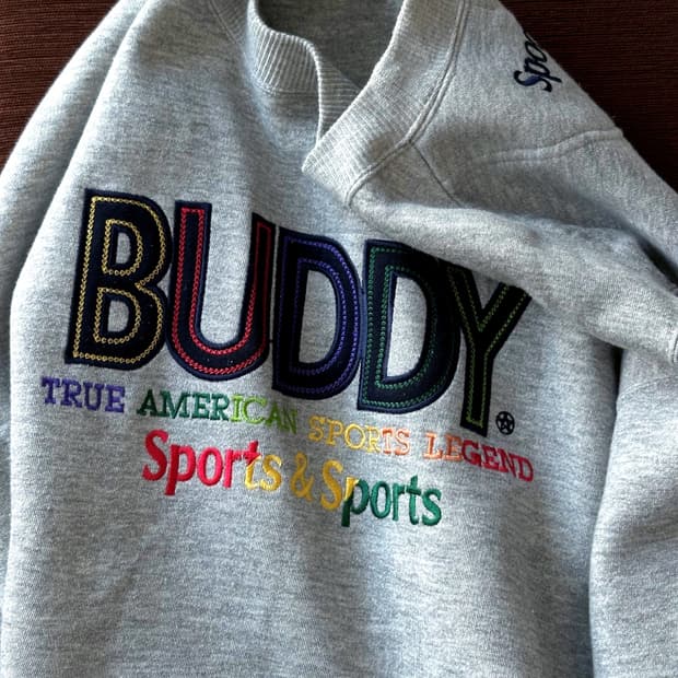 Design patch crew neck sweat P/O