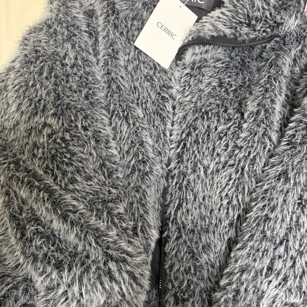 새상품 세릭 Hairy Balaclava Zip Up / Charcoal