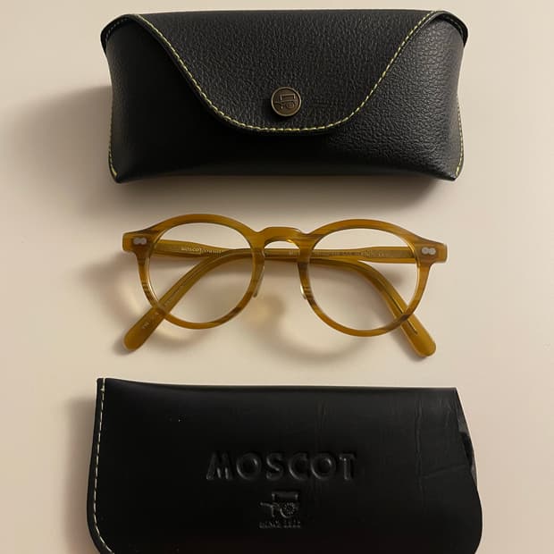 모스콧 밀첸 46사이즈 블론드 색상 + 클립온렌즈