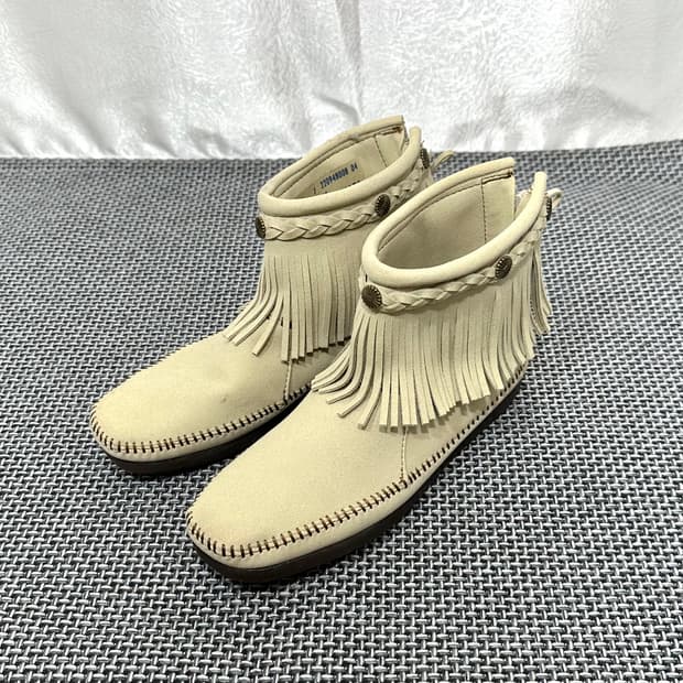 MINNETONKA 미네통카 부츠 베이지