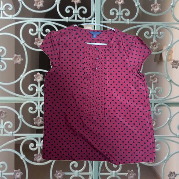 타미 힐피거 도트 무늬 블라우스