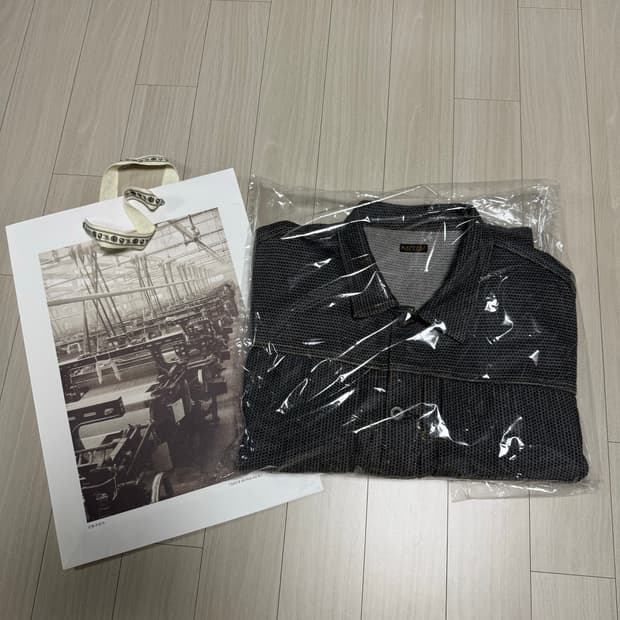 캐피탈 센츄리 데님 자켓 1타입 넘버7 5사이즈 판매합니다.