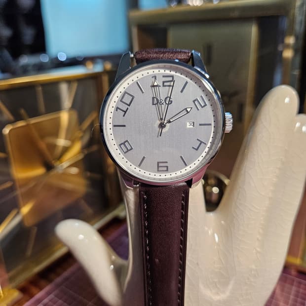 D&G 돌체 가바나 실버 가죽 시계