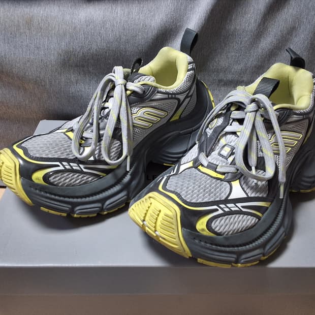 발렌시아가 10xl 스니커즈 회노 42