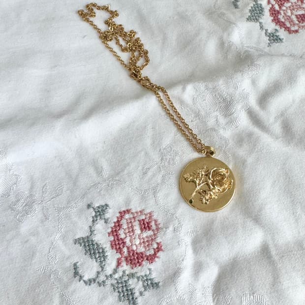 미국 빈티지 골드 코인 로즈 목걸이 Avon