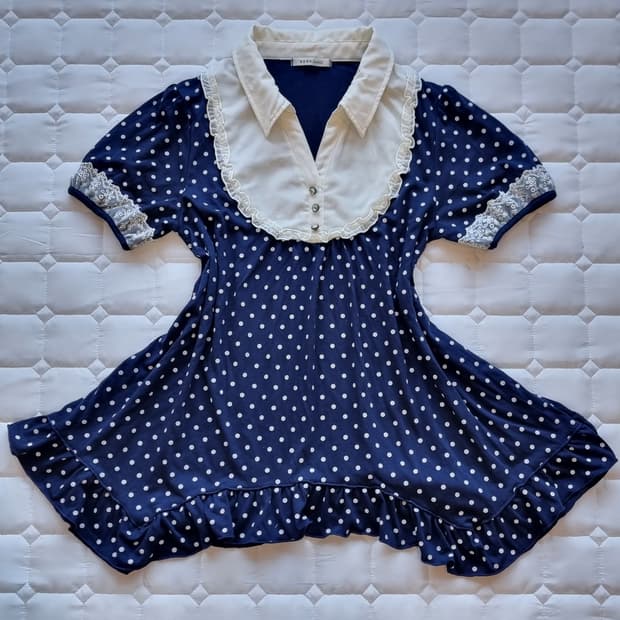 axes femme(악세스 팜므)도트 카라 프릴 튜닉