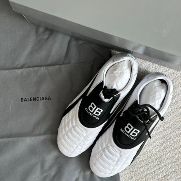 [36] Balenciaga zen