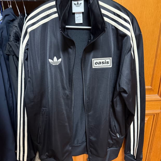 오아시스 아디다스 트랙탑 S